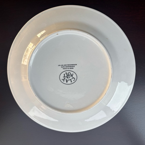 Red and Green Christmas Decor Plate with Santa's Sleigh and Christmas Tree - Picture 2 of 3